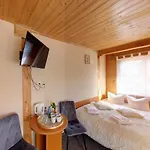 בית הארחה Topaz 3*