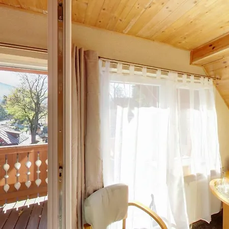 Topaz Konukevi Szklarska Poreba